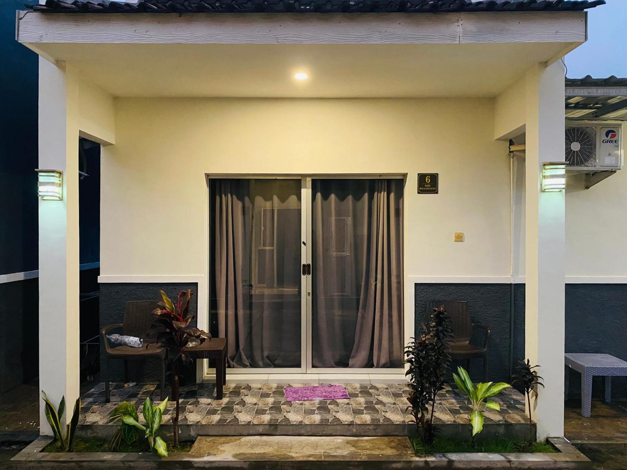 Robiu Bed & Breakfast Banyuwangi  Exterior photo