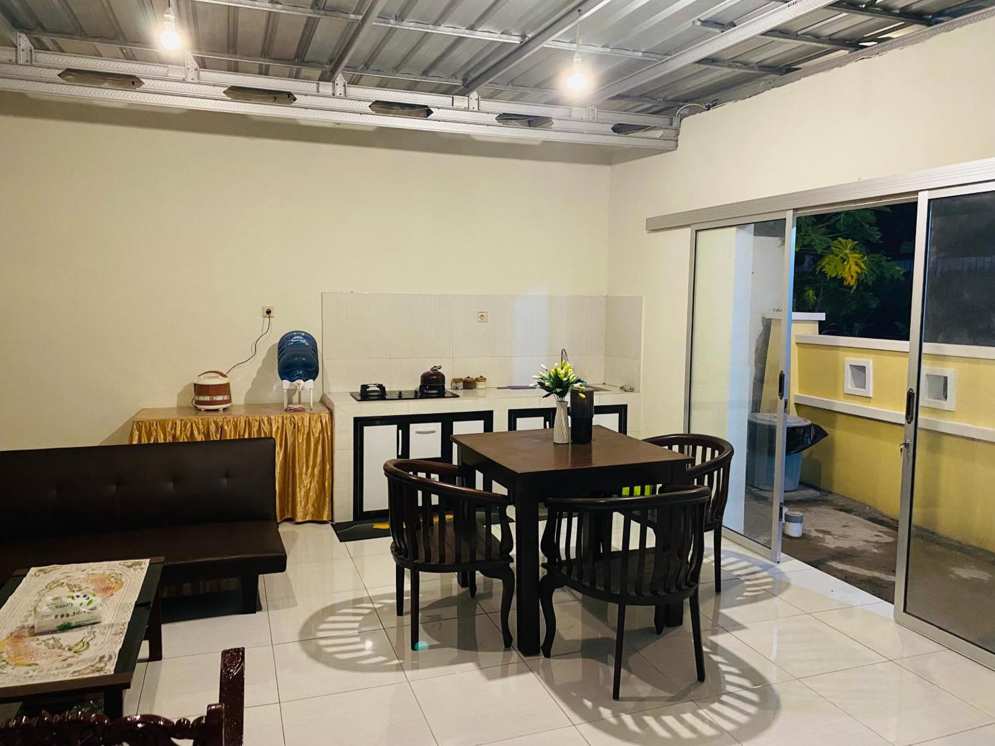 Robiu Bed & Breakfast Banyuwangi  Exterior photo